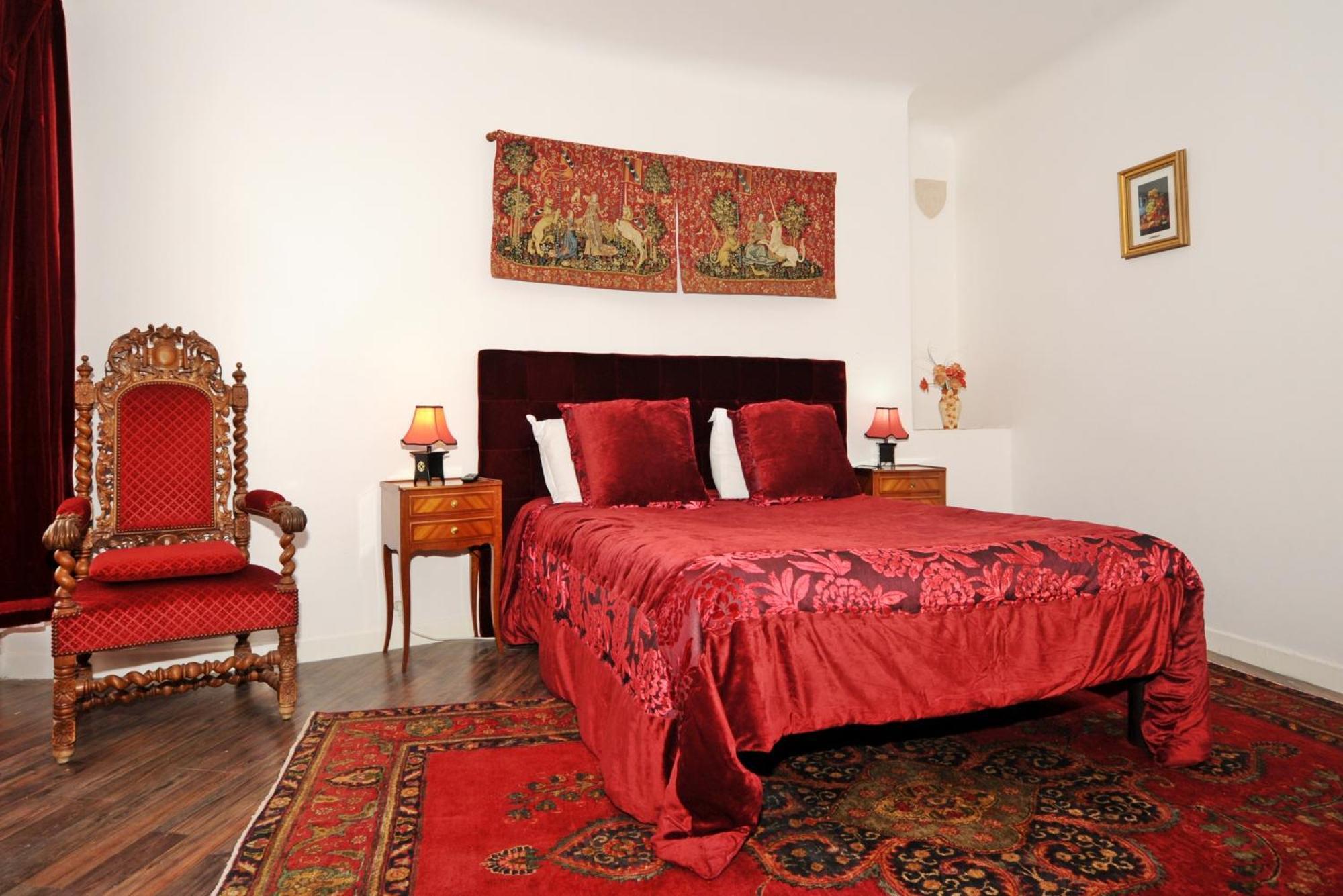 Hotel La Tour Сули-сюр-Лоар Екстериор снимка
