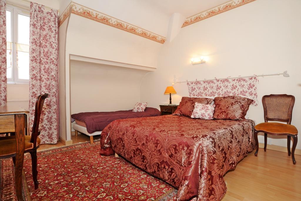 Hotel La Tour Сули-сюр-Лоар Стая снимка
